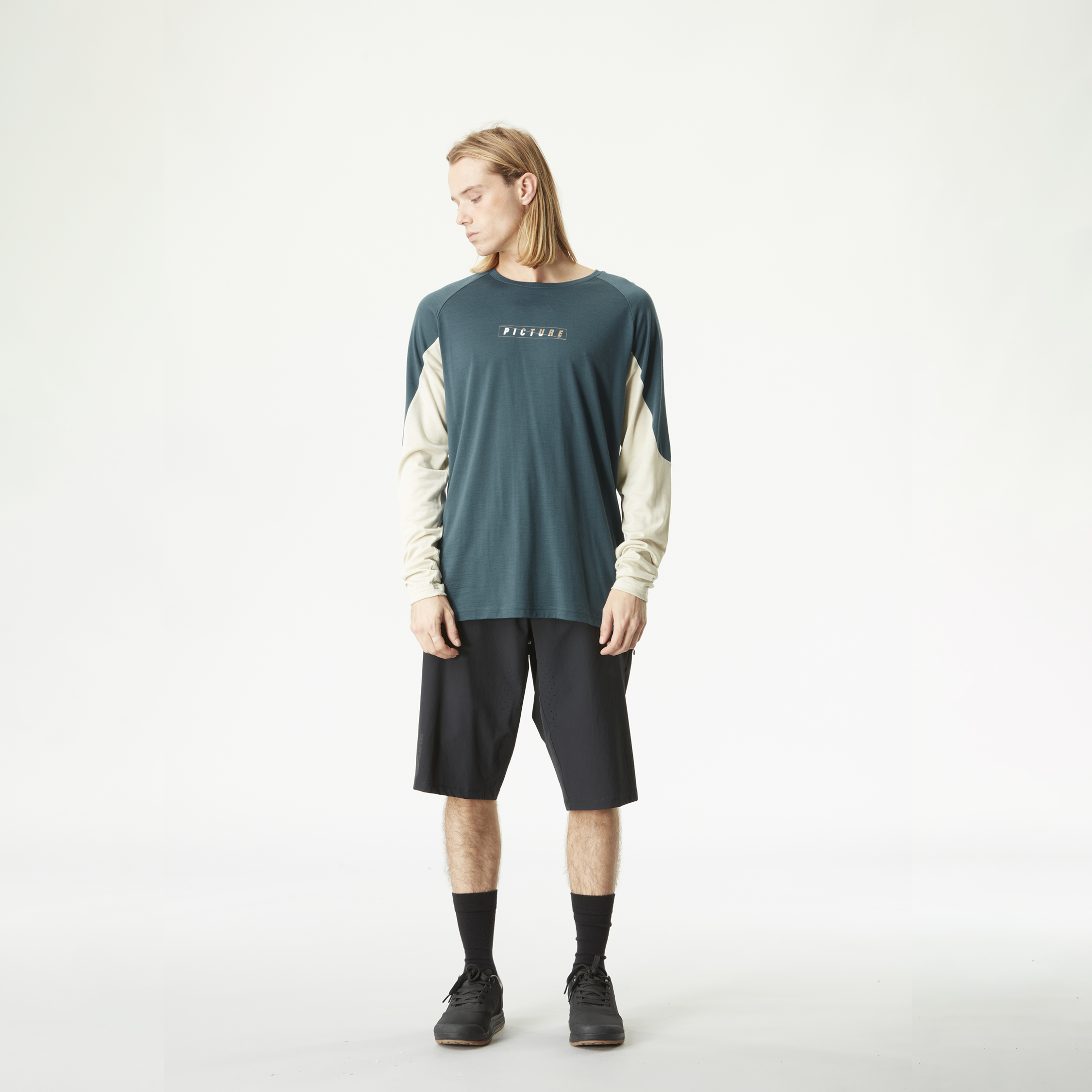 VELLIR L STRETCH SHORTS Black