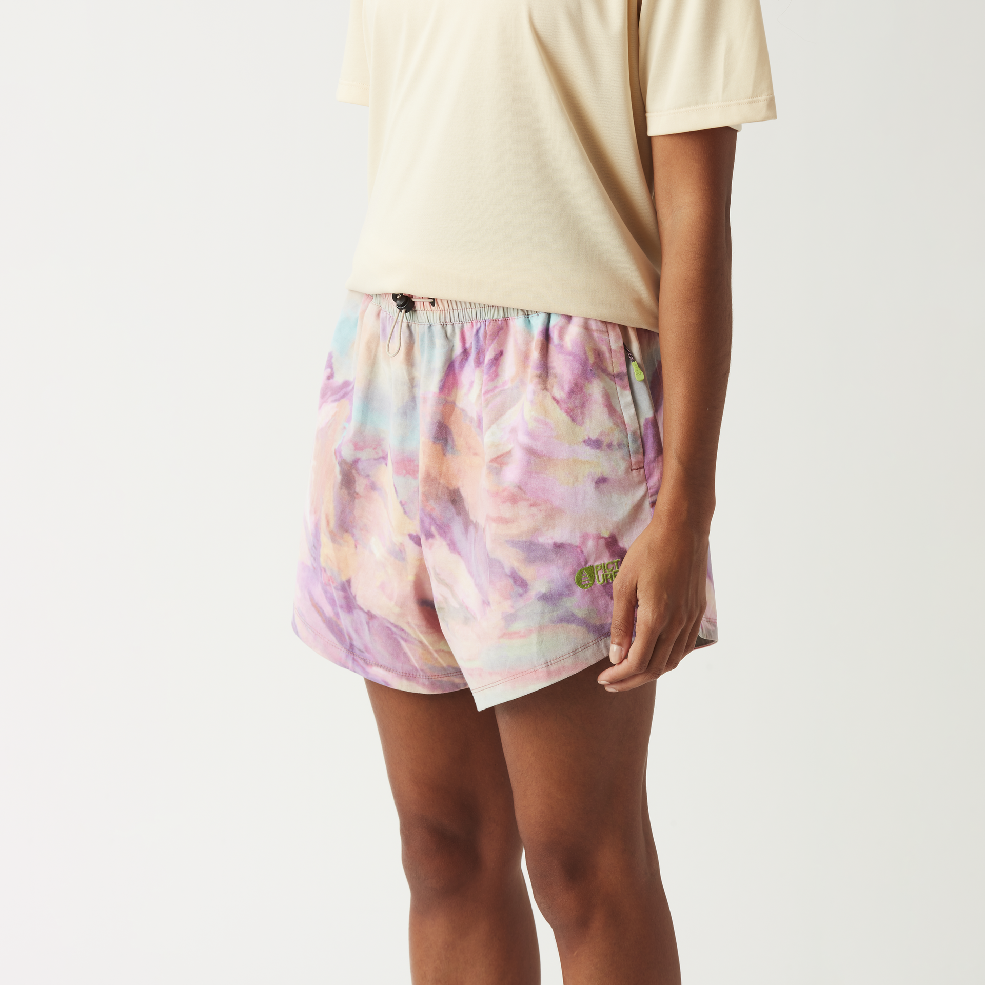Neue Kollektion Frauen OSLON PRINTED TECH SHORTS Montanea Print