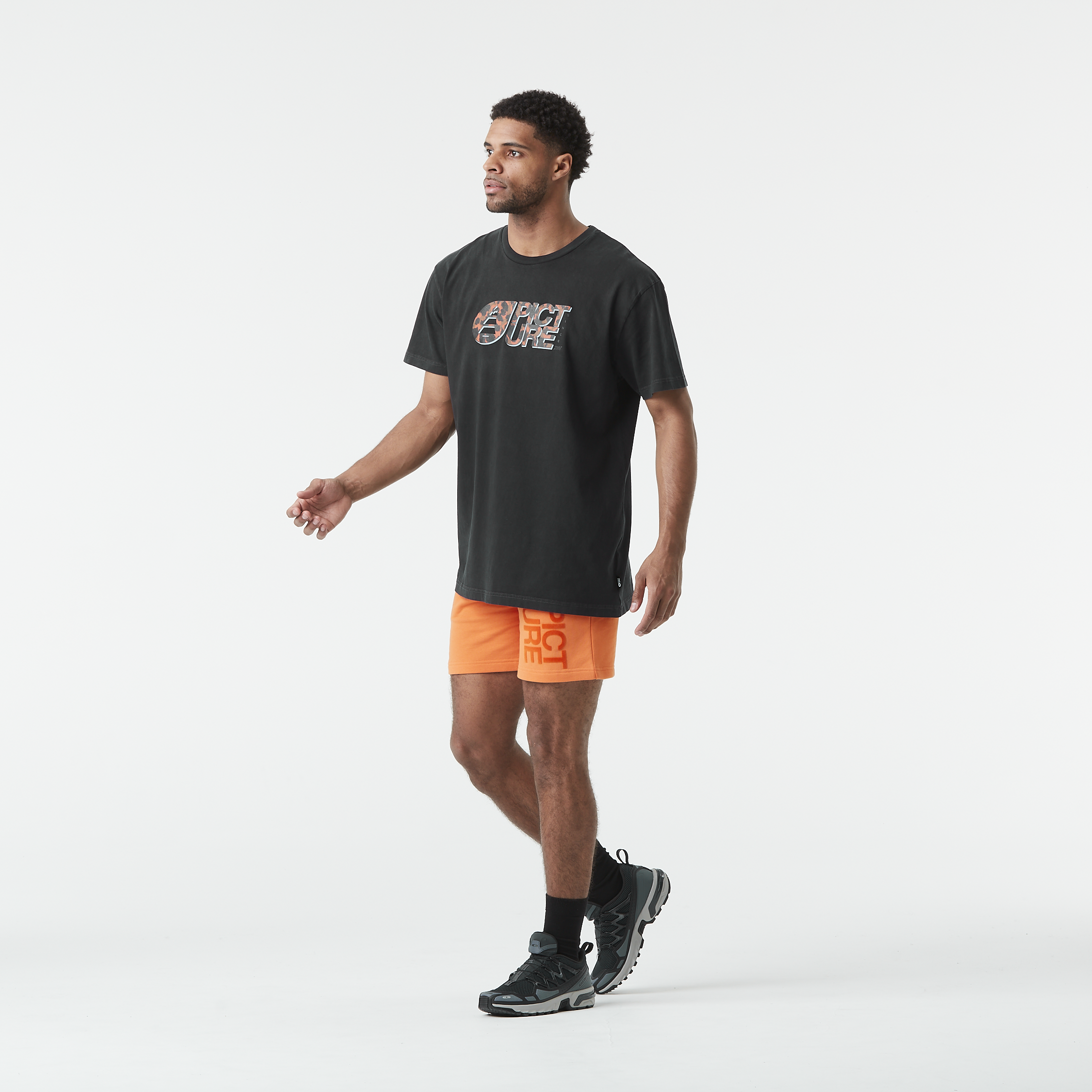 BASEMENT LEO TEE Black Washed