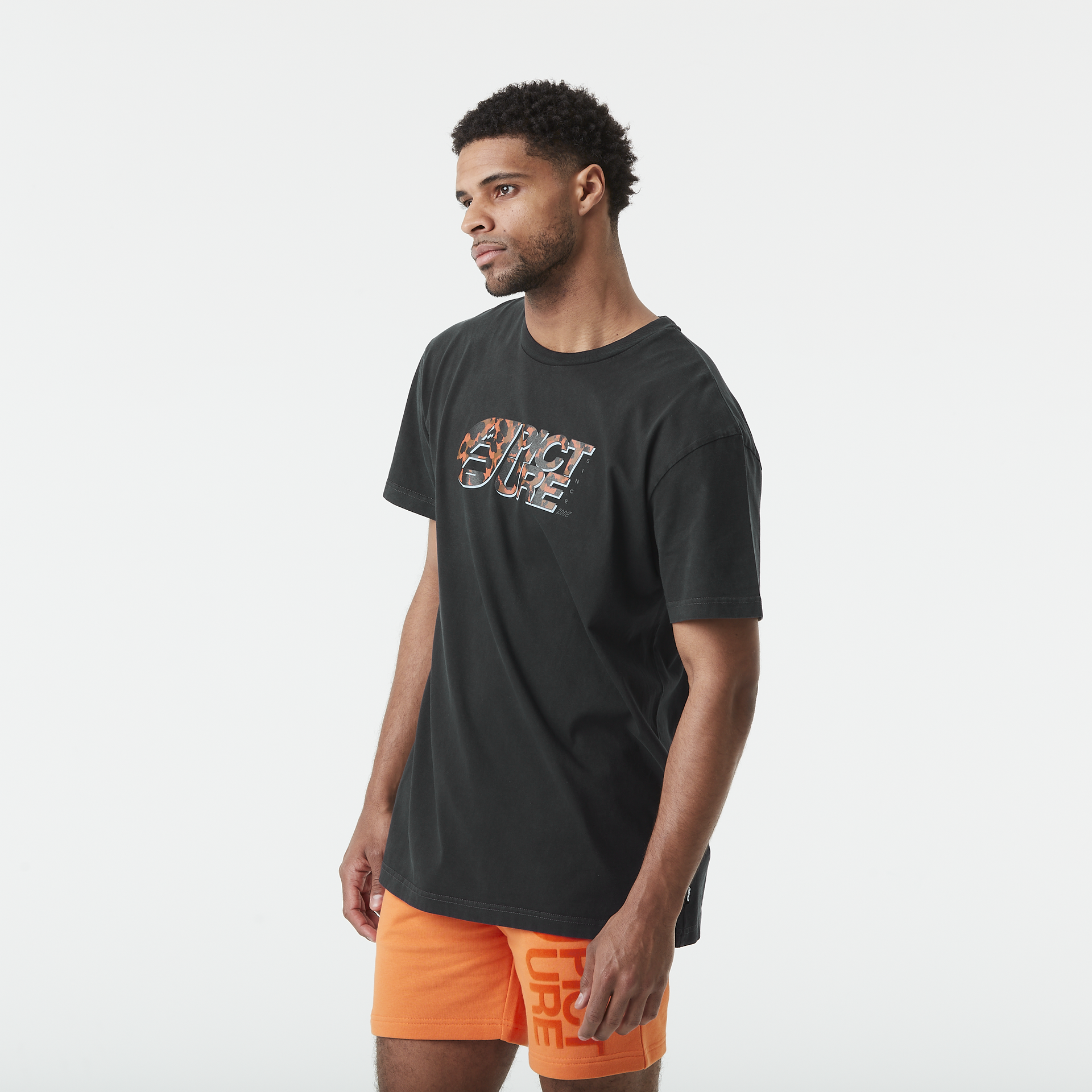 Outdoor lifestyle BASEMENT LEO TEE Black Washed